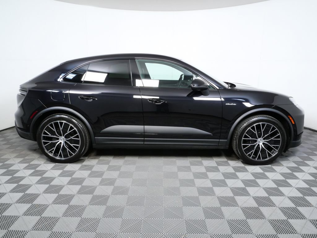 New 2026 Porsche Macan Electric image 25