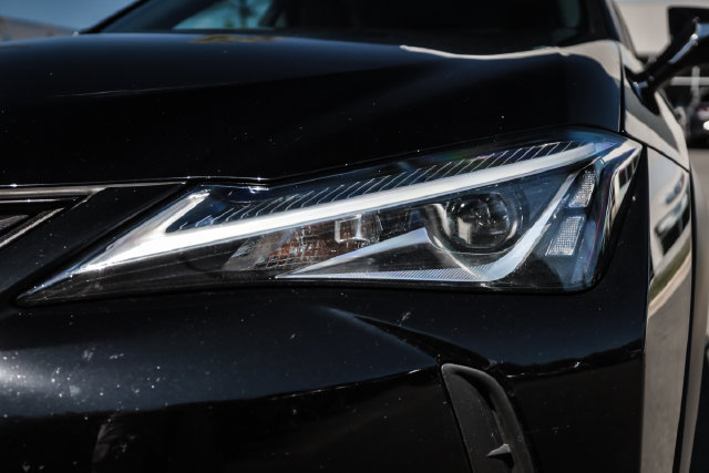 Used 2022 Lexus UX 250h w/ Accessory Package (Z1) AWD/4WD image 9