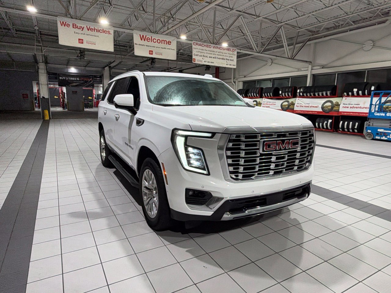 Used 2025 GMC Yukon Denali RWD image 6