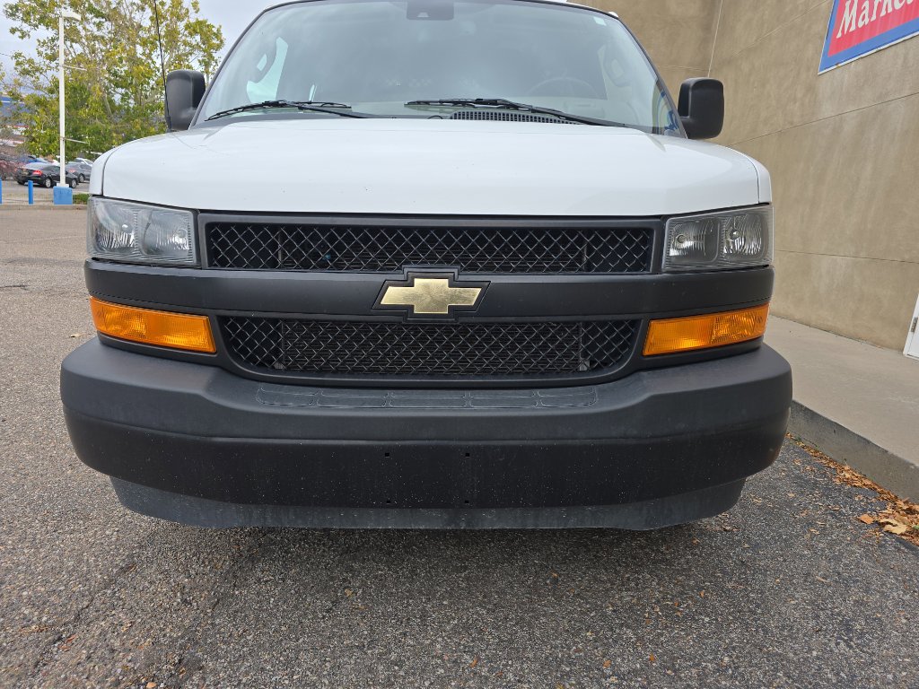 Used 2021 Chevrolet Express 2500 w/ Driver Convenience Package image 9