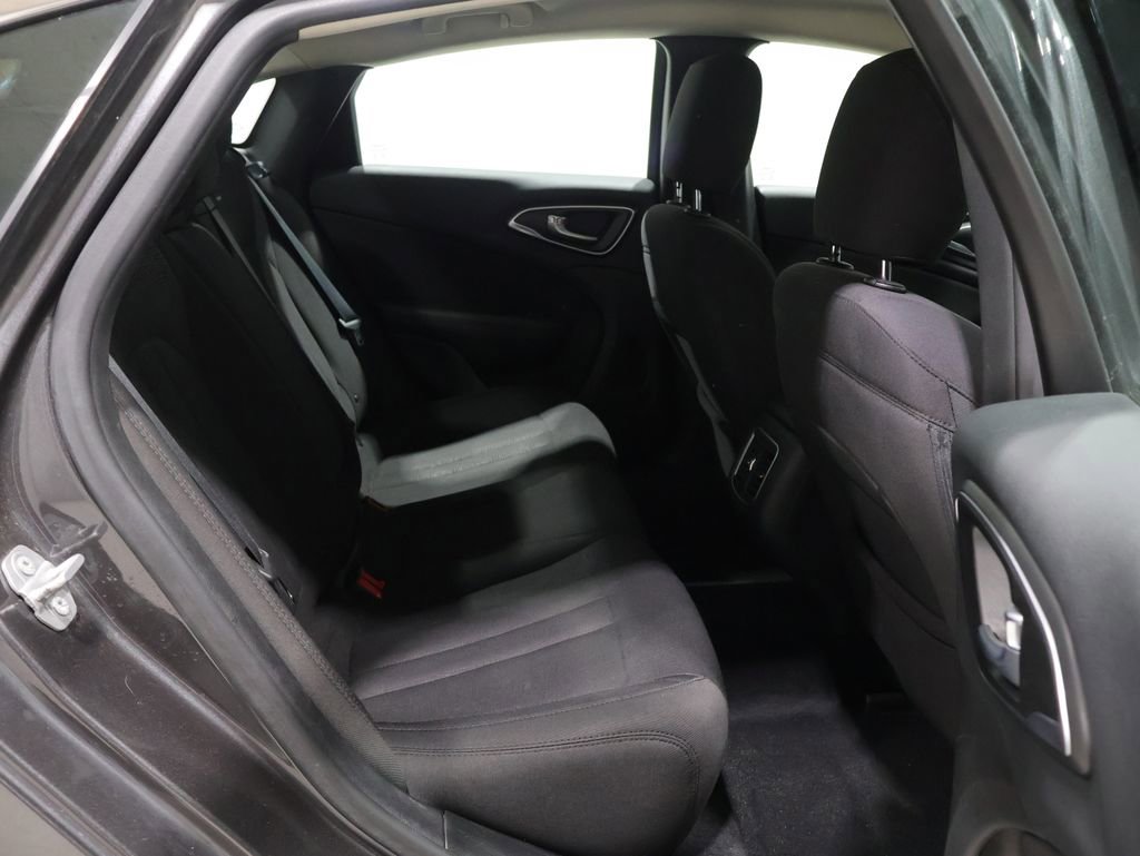 Used 2015 Chrysler 200 Limited w/ Convenience Group FWD image 21