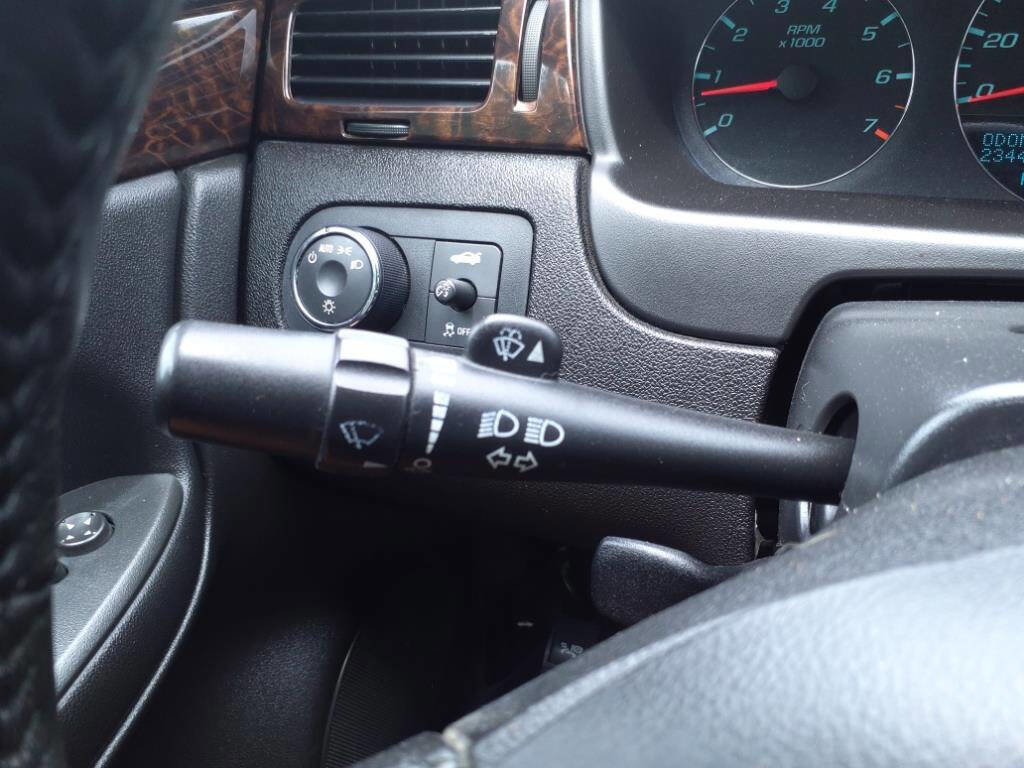 Used 2012 Chevrolet Impala LT w/ LT Sunroof Package FWD image 16