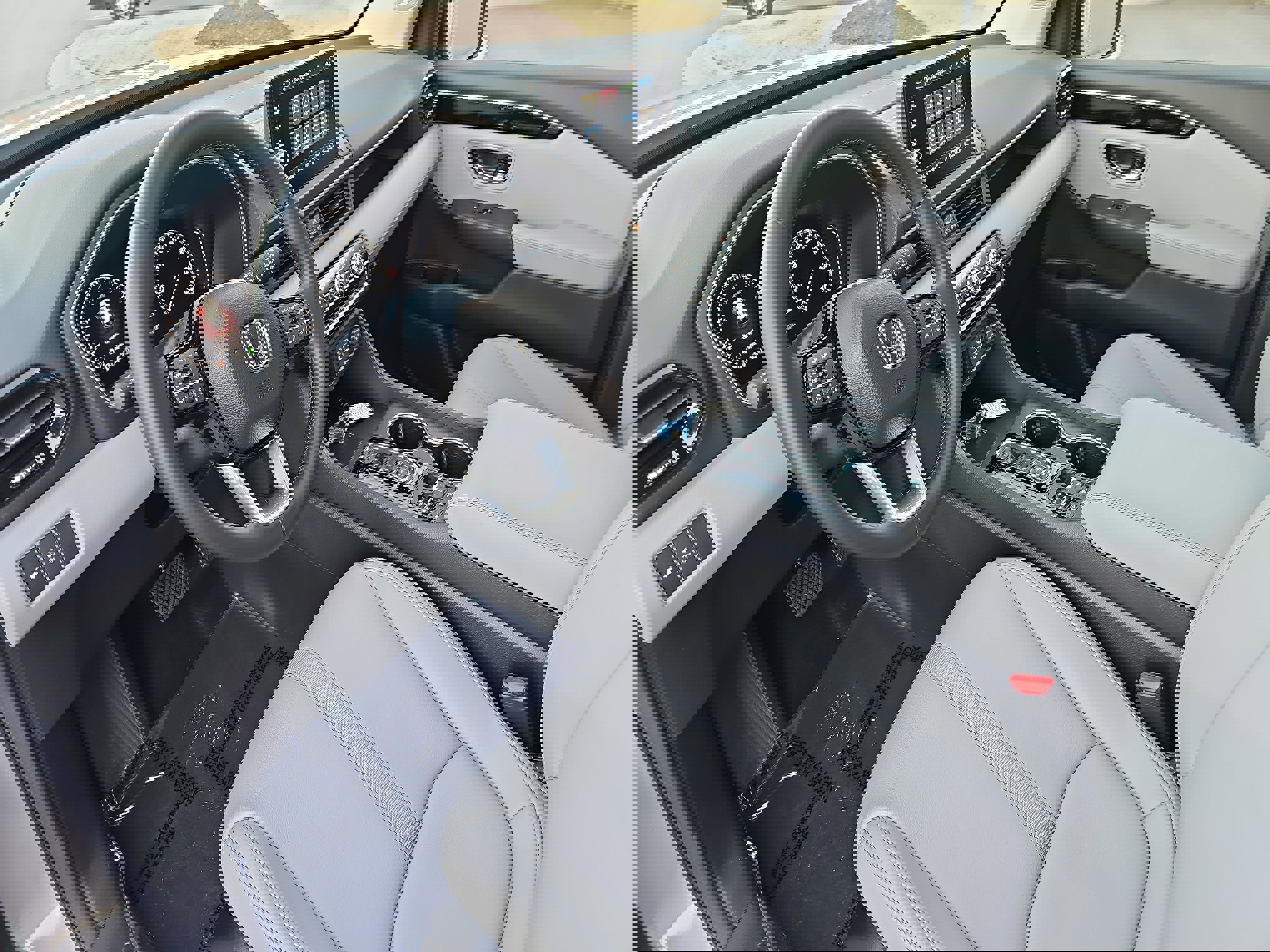 Used 2025 Honda Pilot Touring image 17