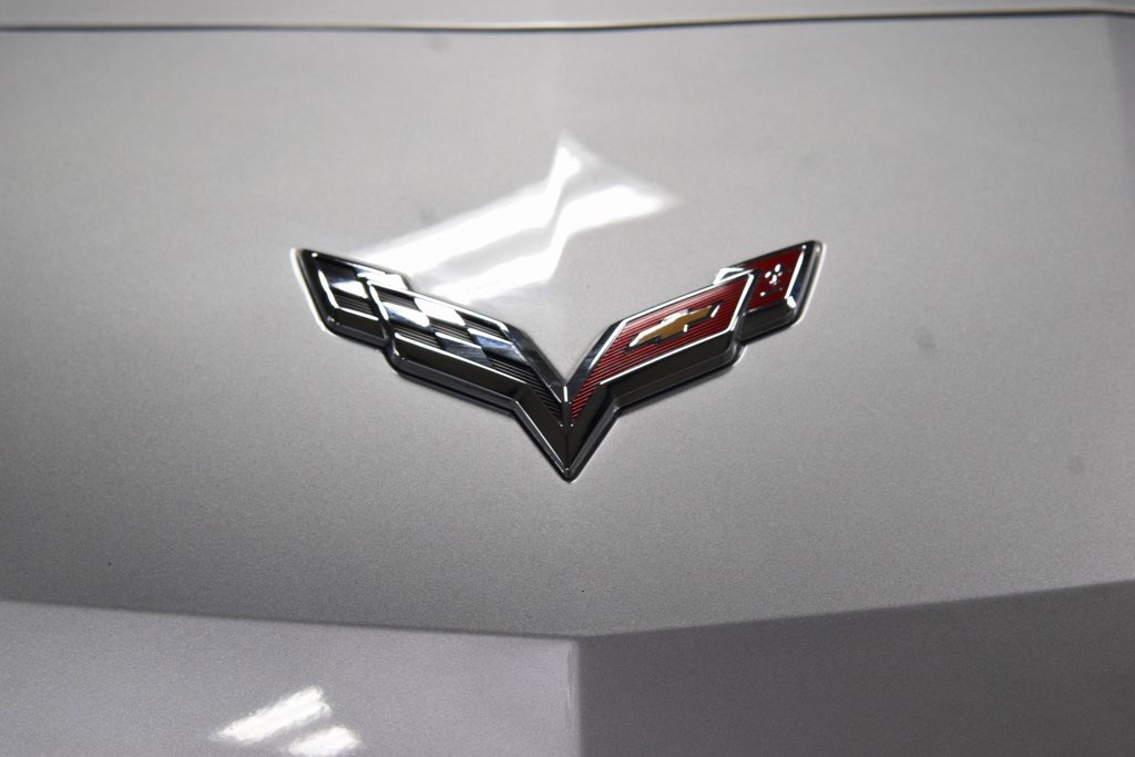 Used 2015 Chevrolet Corvette Z06 w/ 3LZ Preferred Equipment Group image 17