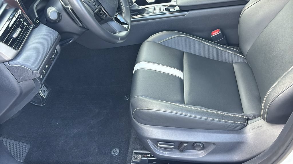 Used 2025 Toyota Camry SE FWD image 25