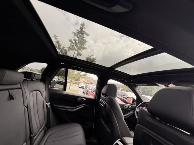 Used 2020 BMW X5 xDrive40i w/ Premium Package AWD/4WD image 29