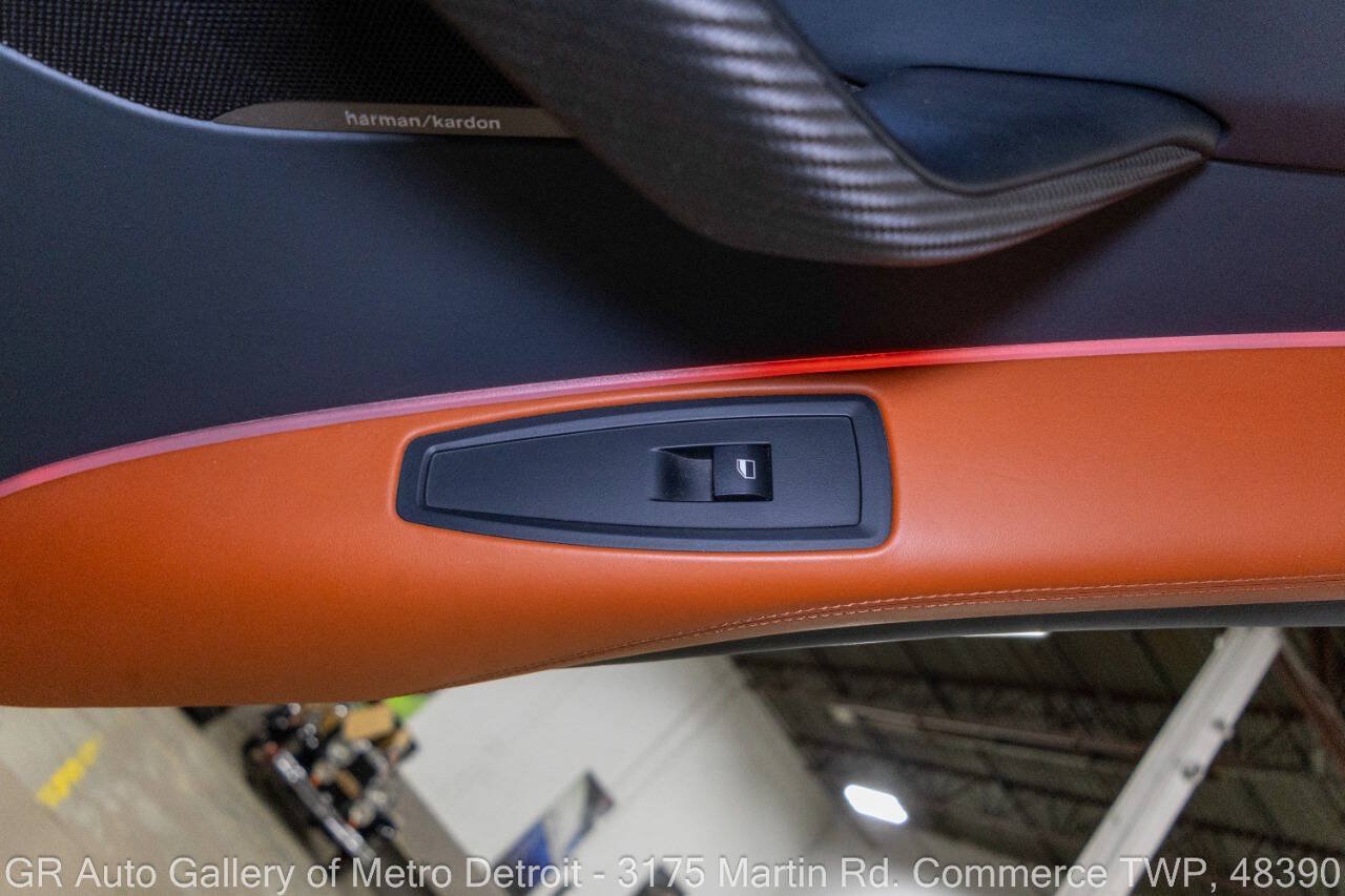 Used 2019 BMW i8 Roadster AWD/4WD image 40