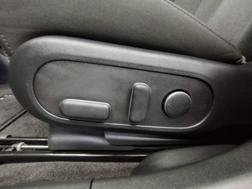 Used 2025 Hyundai Ioniq 5 SE image 20