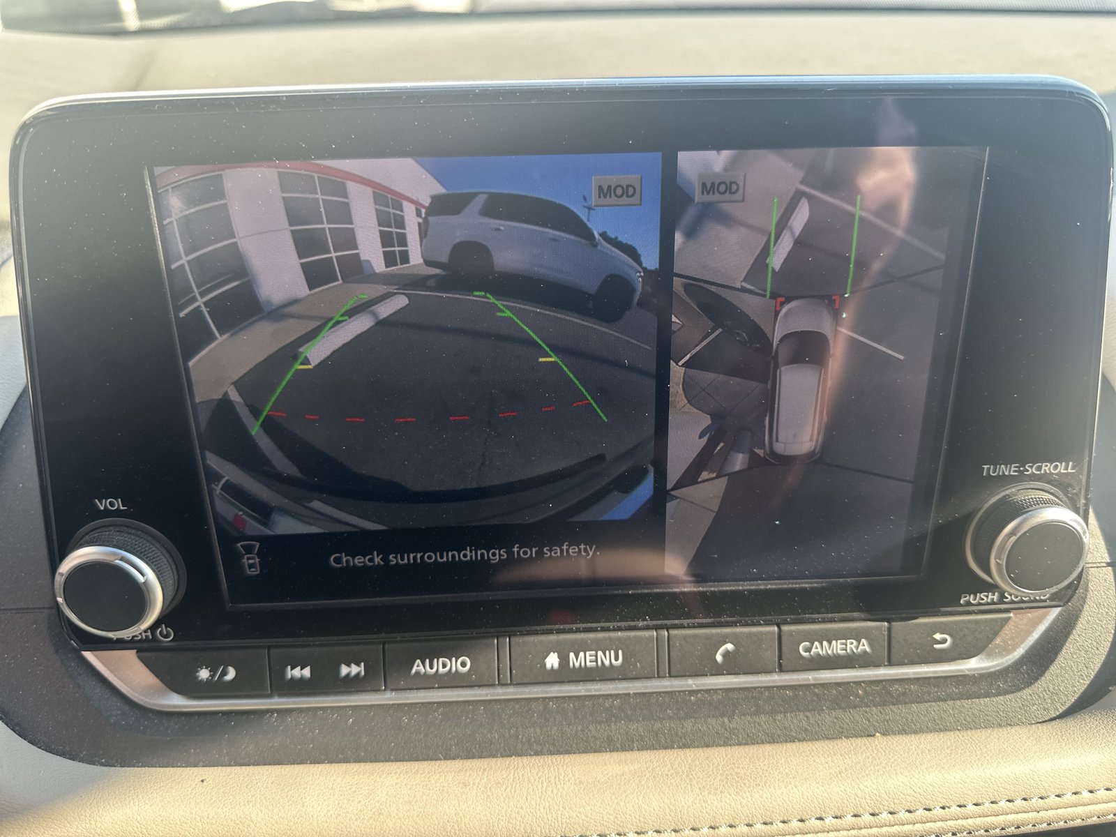 Used 2023 Nissan Rogue SL AWD/4WD image 17