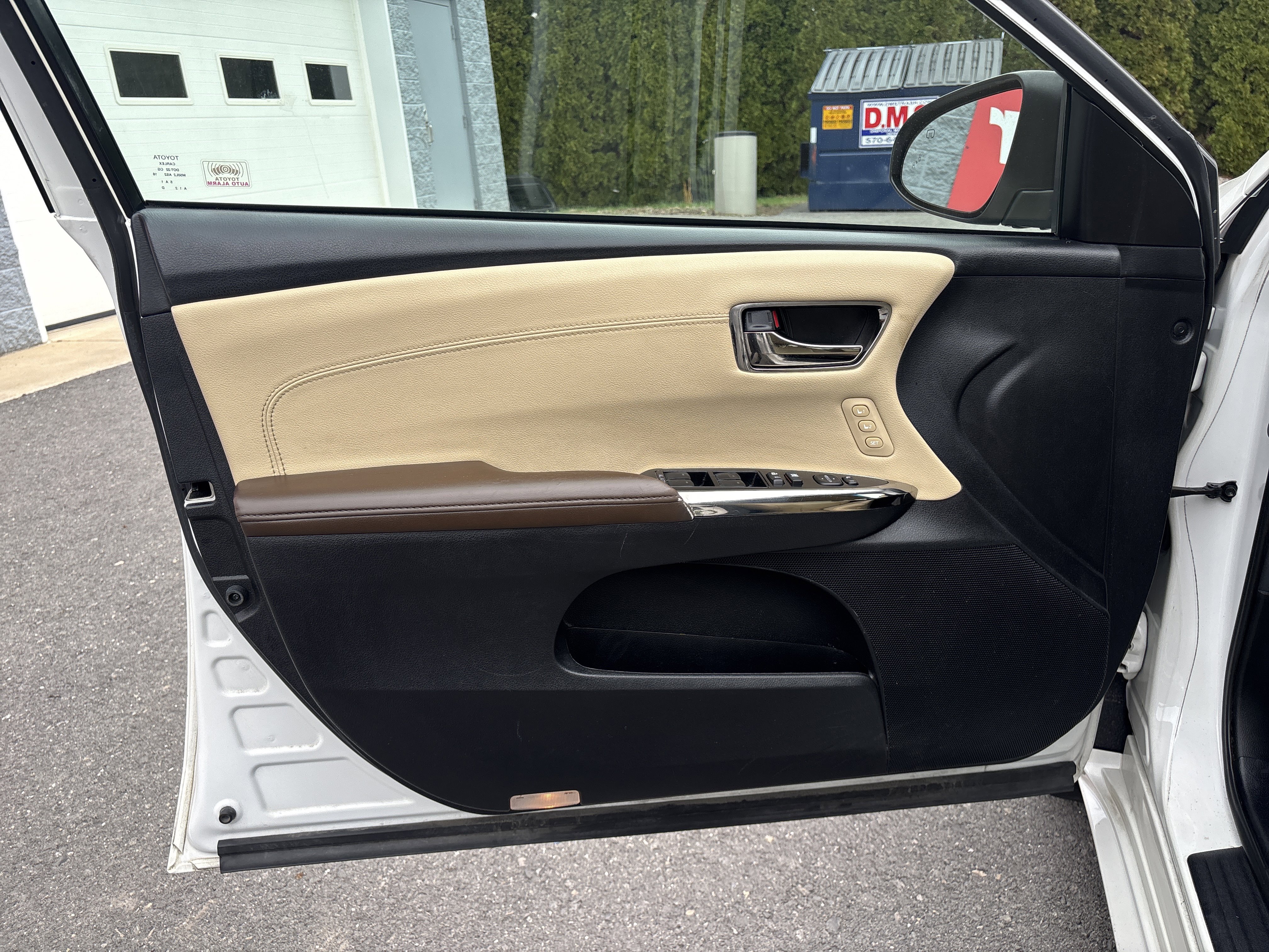 Used 2016 Toyota Avalon Touring image 16