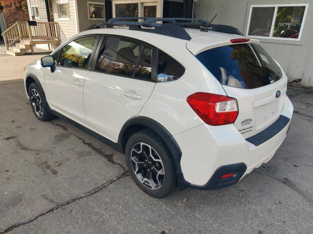 Used 2015 Subaru Crosstrek 2.0i Premium AWD/4WD image 4