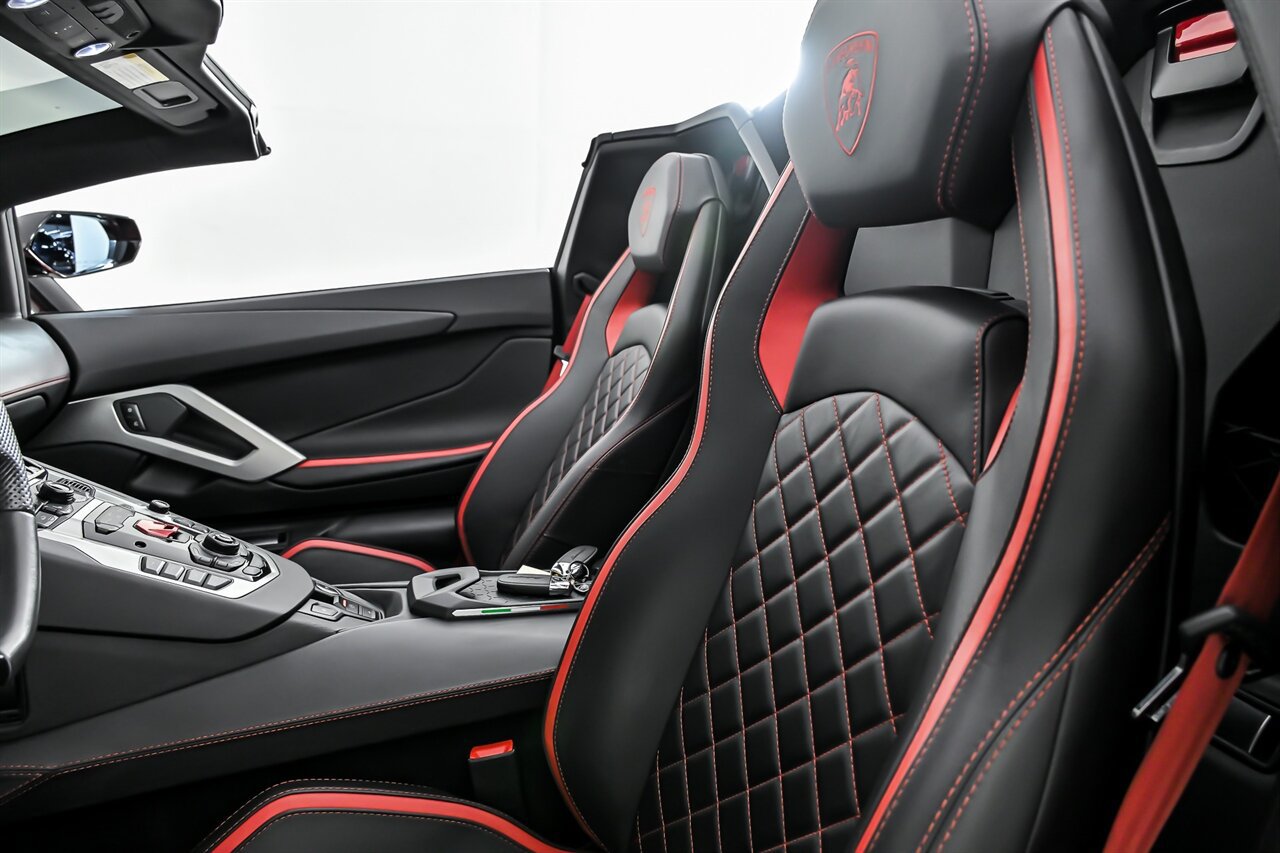 Used 2019 Lamborghini Aventador S AWD/4WD image 21