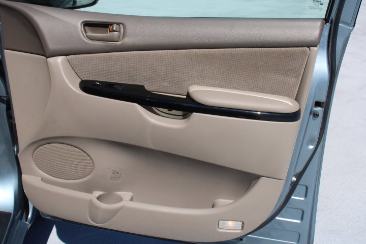 Used 2005 Toyota Sienna LE w/ LE Pkg 4 FWD image 16