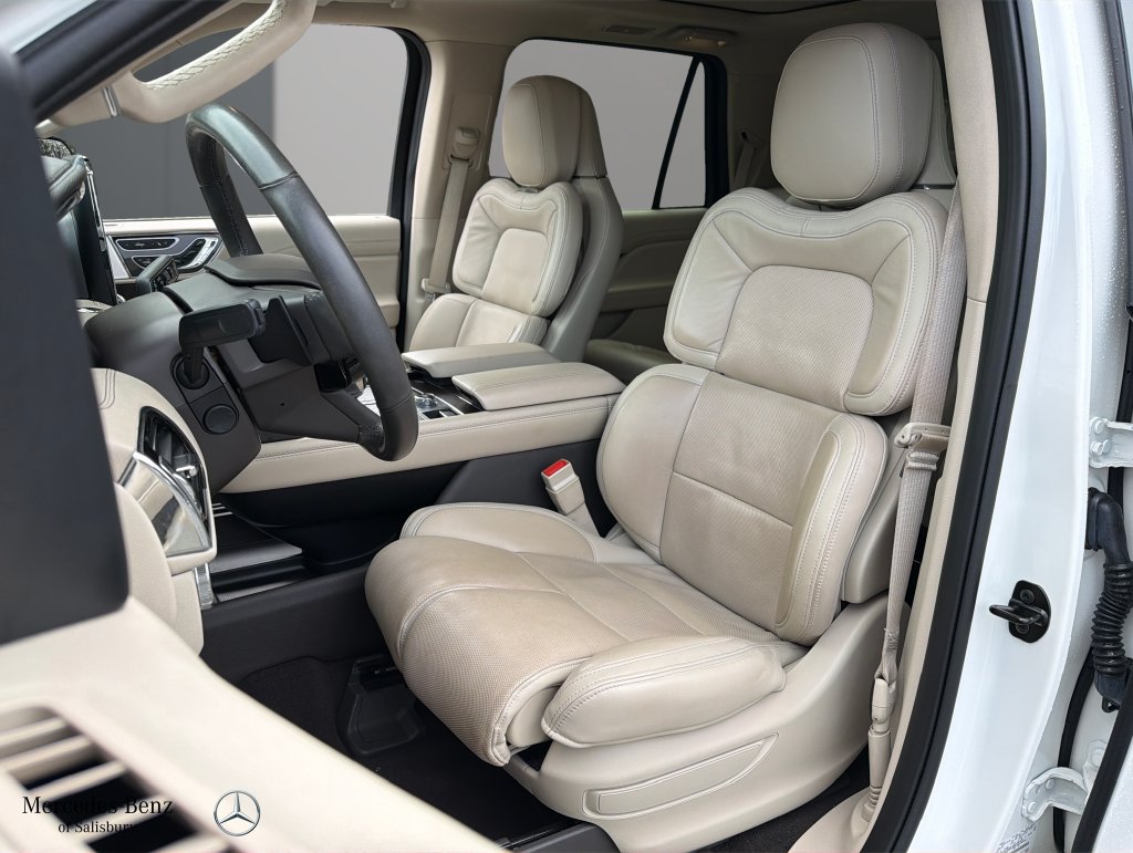 Used 2021 Lincoln Navigator Reserve w/ Luxury Package AWD/4WD image 14