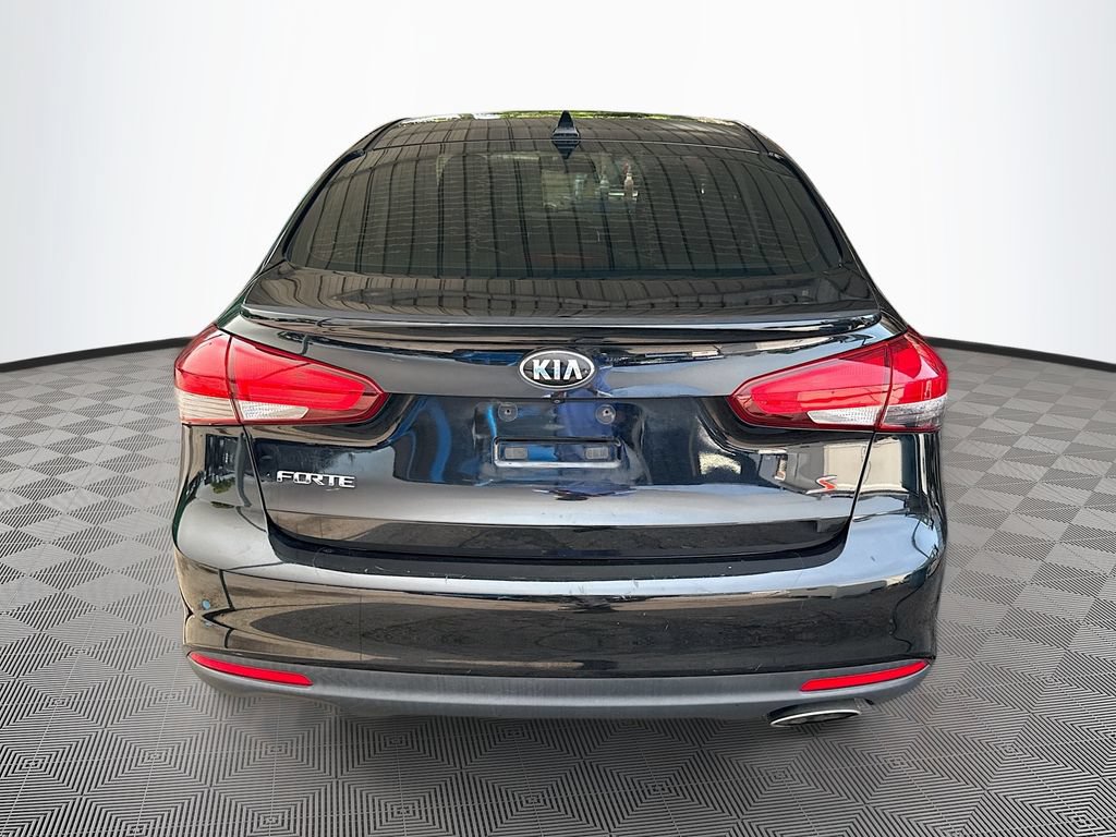 Used 2017 Kia Forte S FWD image 7