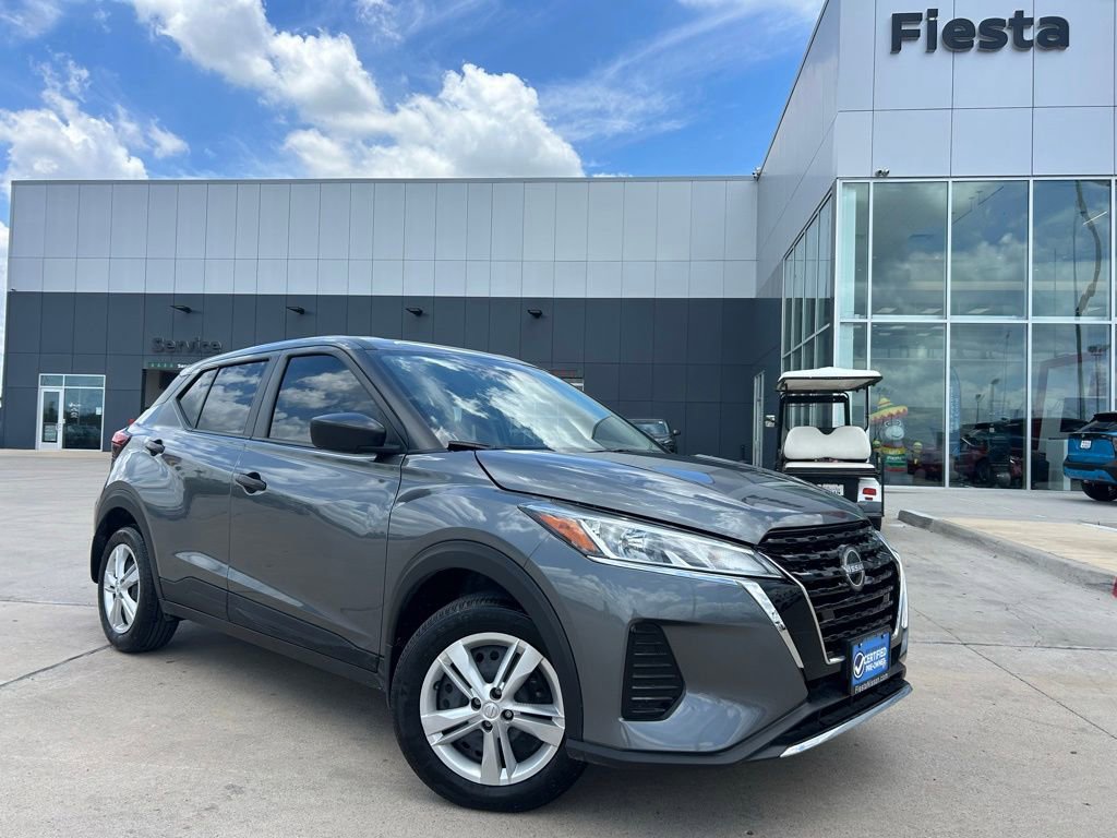 Certified 2025 Nissan Kicks Play S FWD image 1