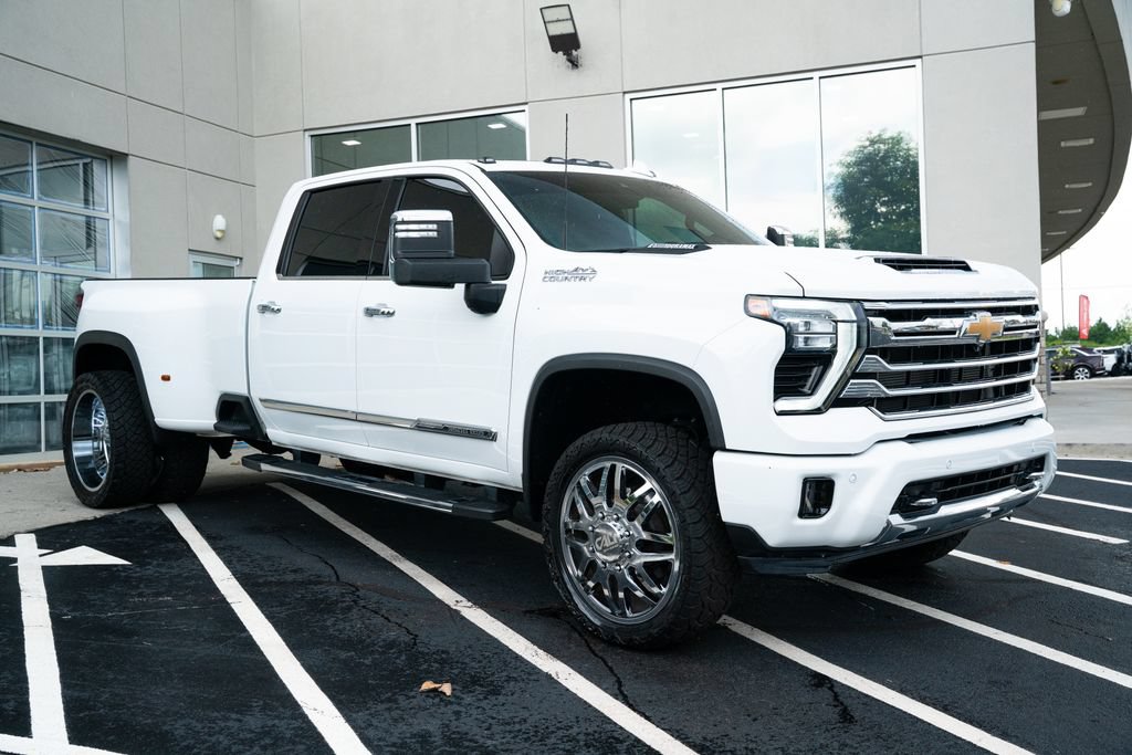 Used 2024 Chevrolet Silverado 3500 High Country AWD/4WD image 7