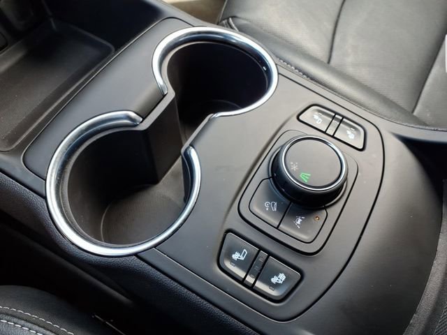 Used 2024 GMC Terrain SLT image 19