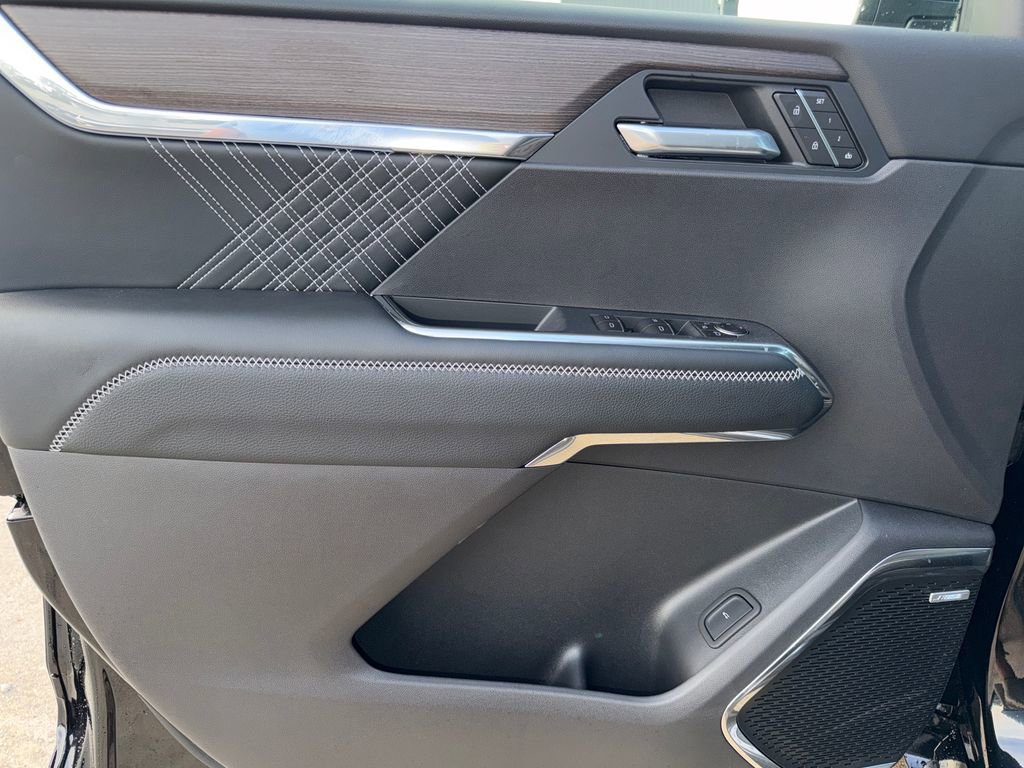 Certified 2026 GMC Acadia Denali w/ Super Cruise Package FWD image 15