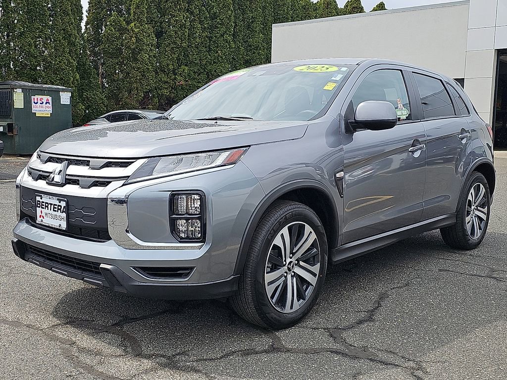 Used 2025 Mitsubishi Outlander Sport ES image 3