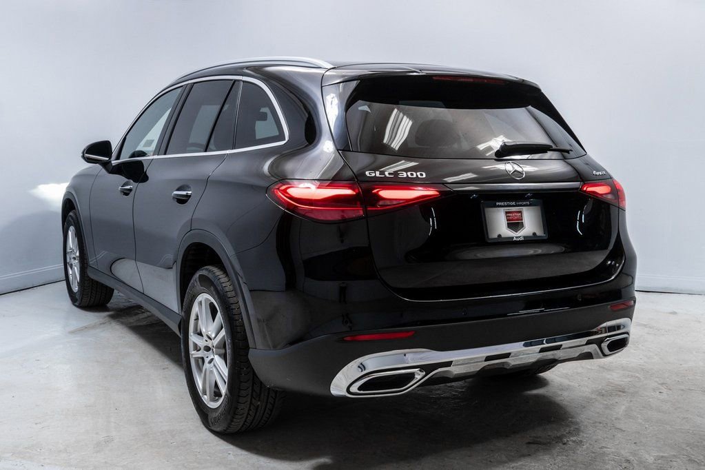 Used 2023 Mercedes-Benz GLC 300 4MATIC image 3