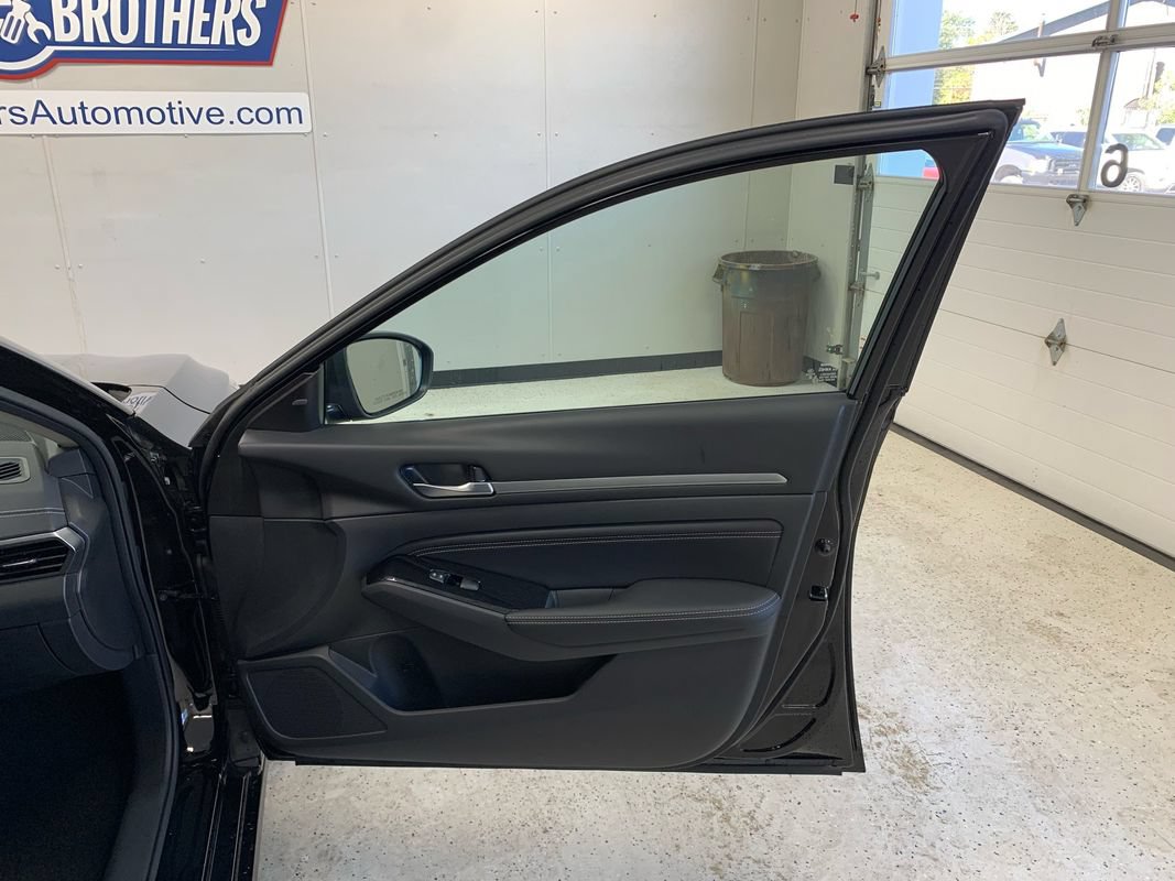 Used 2021 Nissan Altima 2.5 SV w/ SV Premium Package AWD/4WD image 28