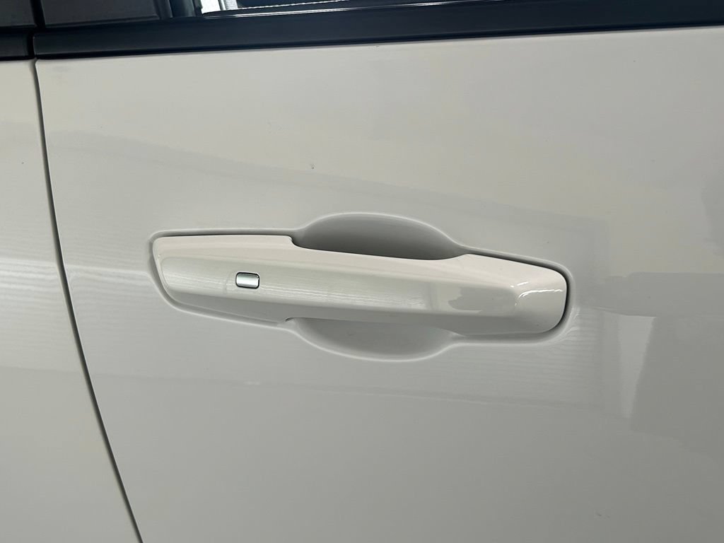 Used 2025 Chevrolet Equinox LT FWD image 33
