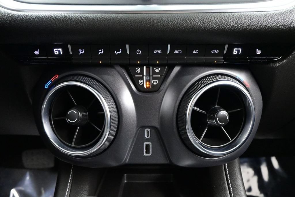 New 2025 Chevrolet Blazer LT w/ Convenience Package FWD image 24