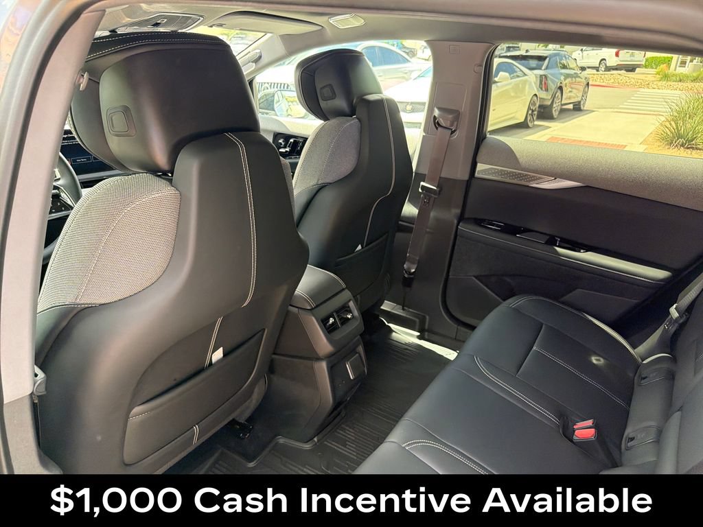 New 2026 Cadillac Optiq Sport 1 w/ LPO, Floor Liner Package AWD/4WD image 38