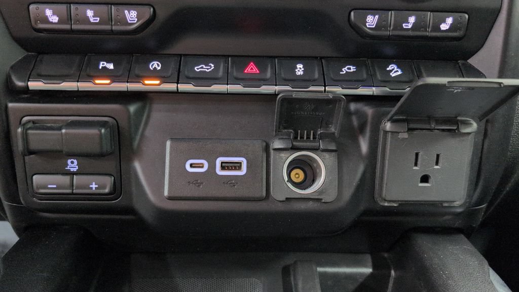 Used 2020 GMC Sierra 1500 AT4 w/ AT4 Premium Package AWD/4WD image 16
