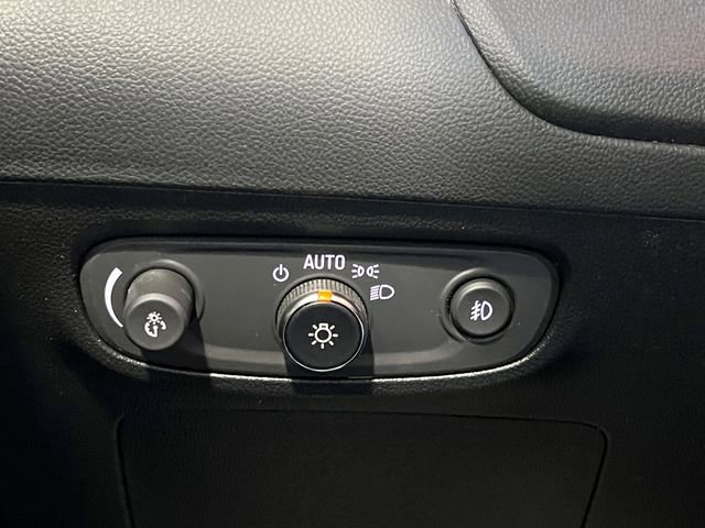 Used 2023 Buick Encore GX Select w/ Sport Touring Package FWD image 18