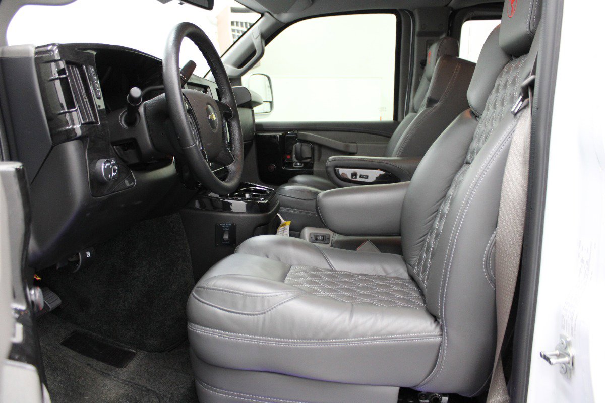 Used 2025 Chevrolet Express 2500 Extended w/ Driver Convenience Package image 8