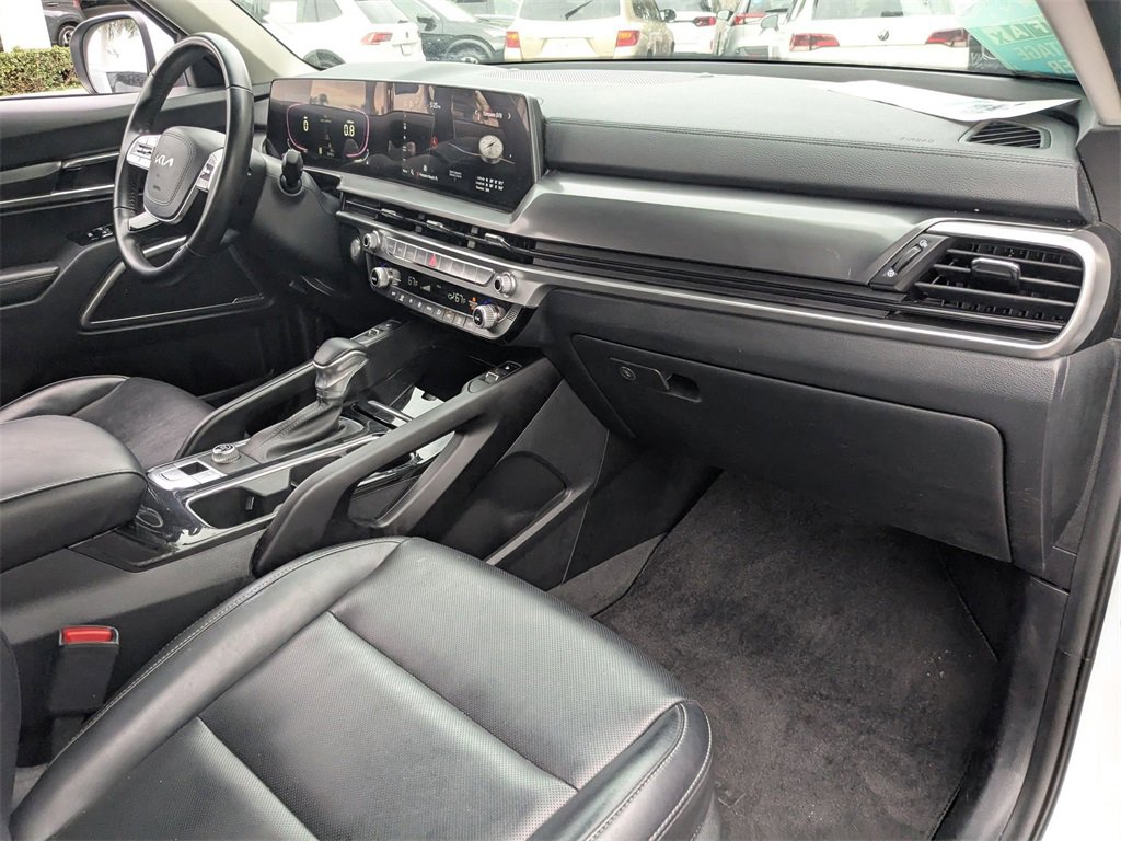 Used 2025 Kia Telluride S image 32