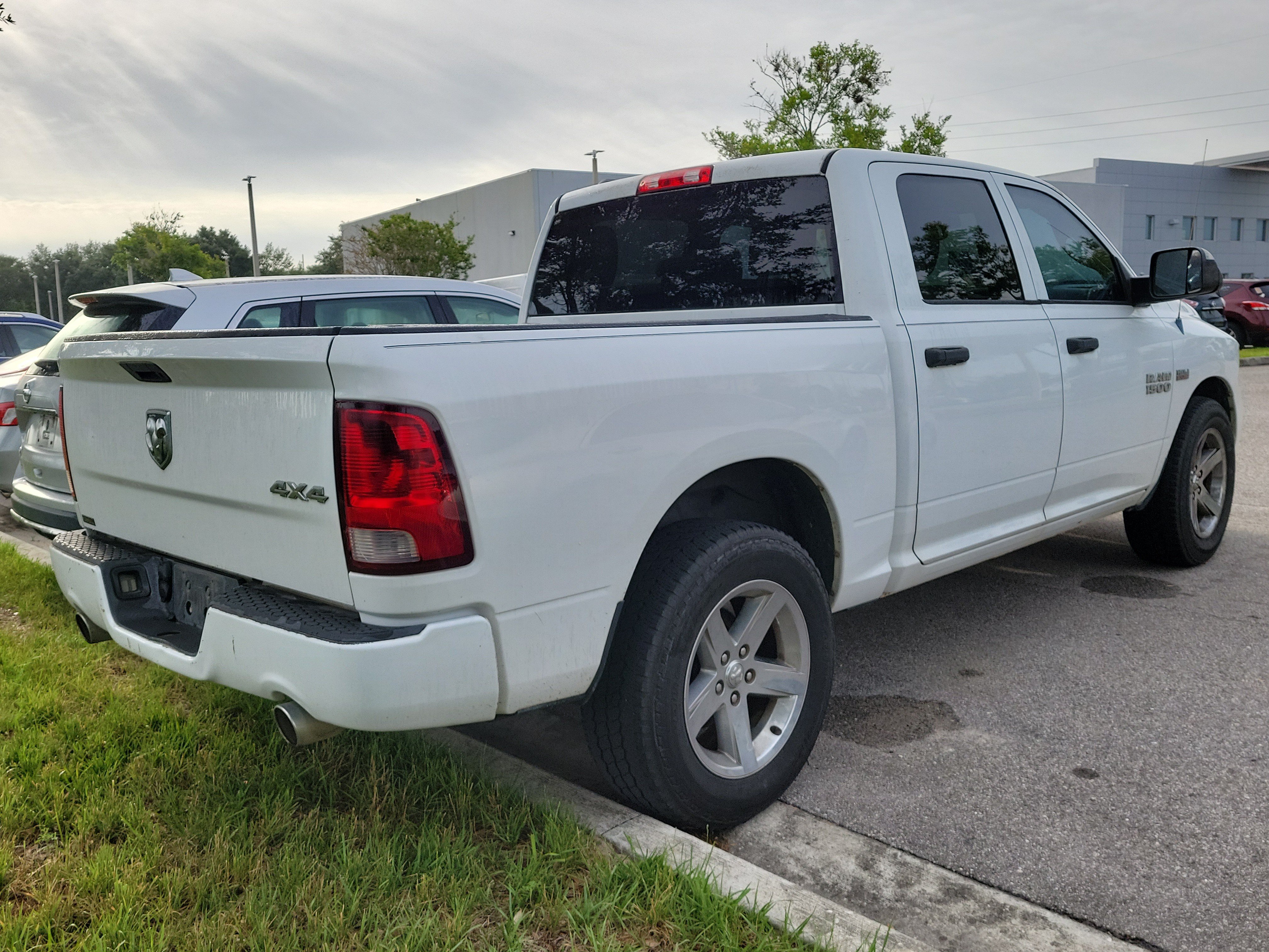 Used 2014 RAM 1500 Express AWD/4WD image 3