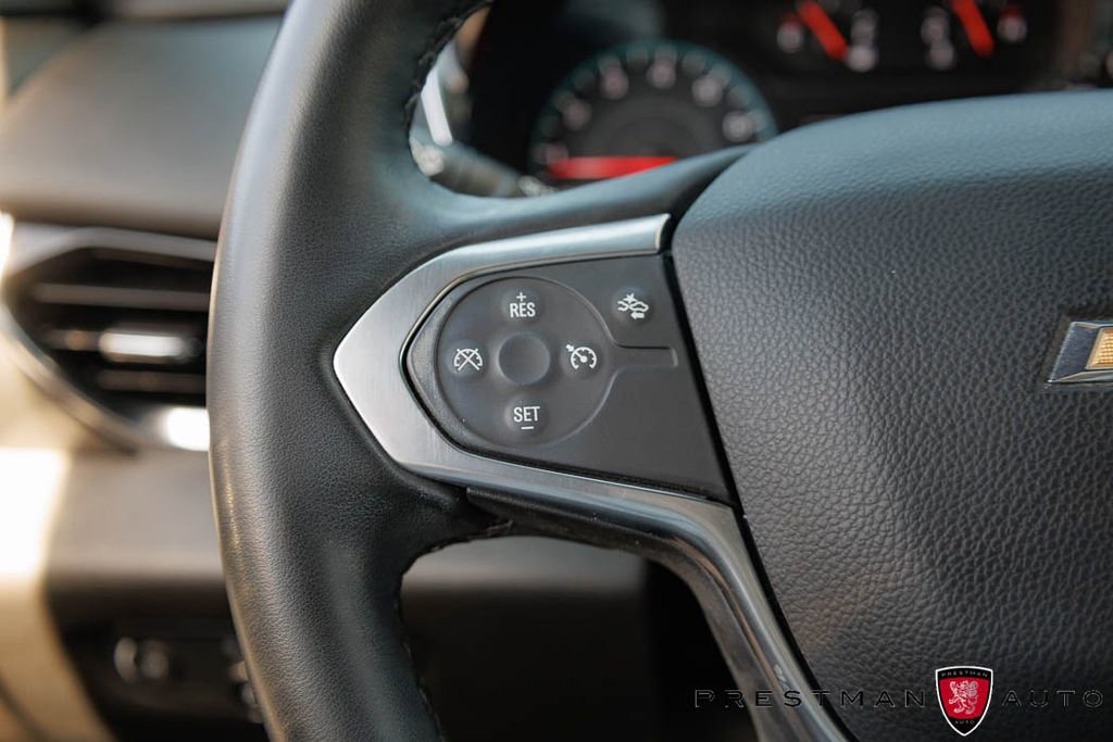 Used 2023 Chevrolet Traverse LT FWD image 26