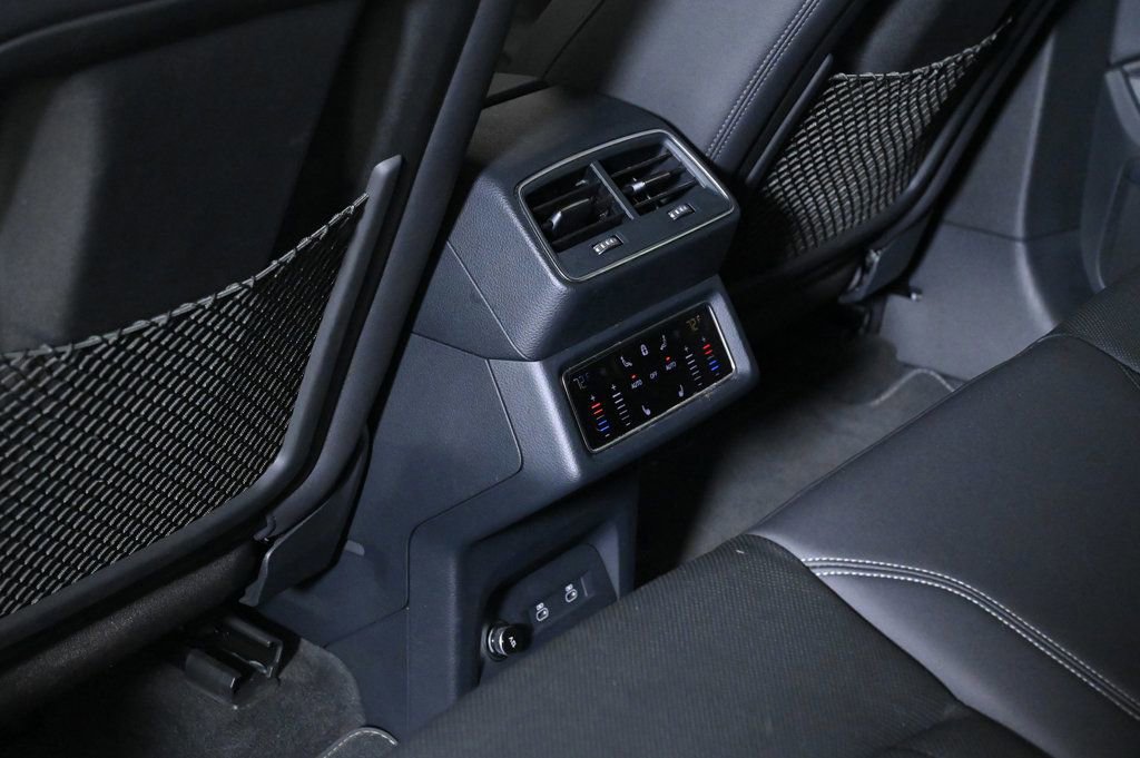 Used 2023 Audi e-tron Premium Plus w/ Premium Plus Package image 18