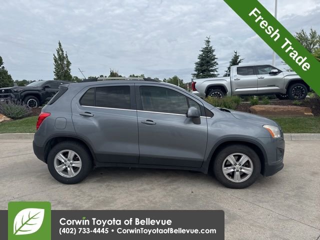 Used 2015 Chevrolet Trax LT w/ LT Plus Package FWD image 2