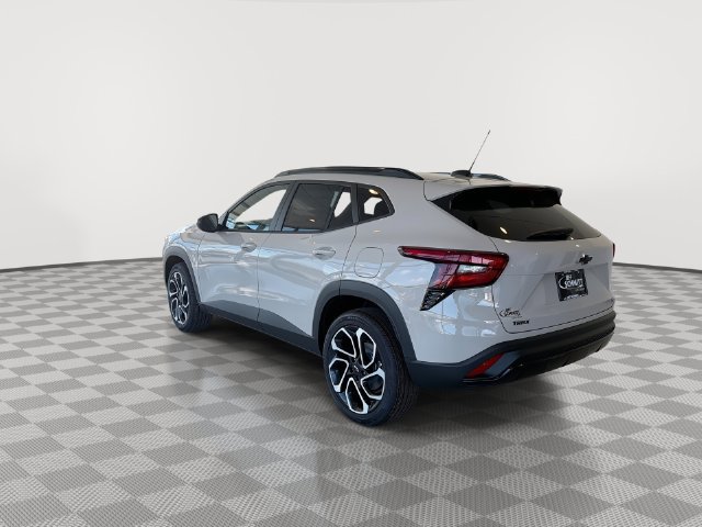 New 2026 Chevrolet Trax RS w/ Sunroof Package FWD image 7