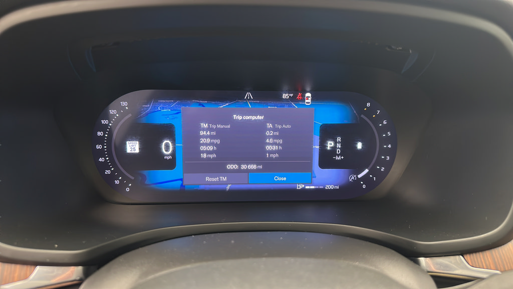 Used 2025 Volvo V60 B5 Cross Country Plus AWD/4WD image 17