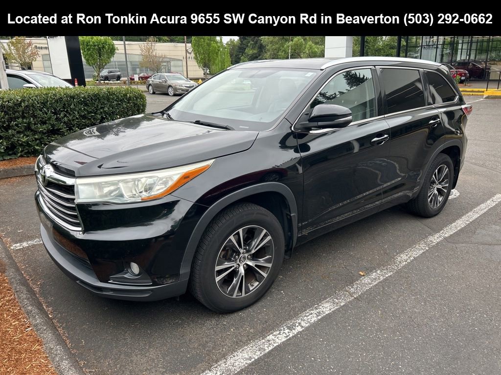 Used 2016 Toyota Highlander XLE AWD/4WD image 3