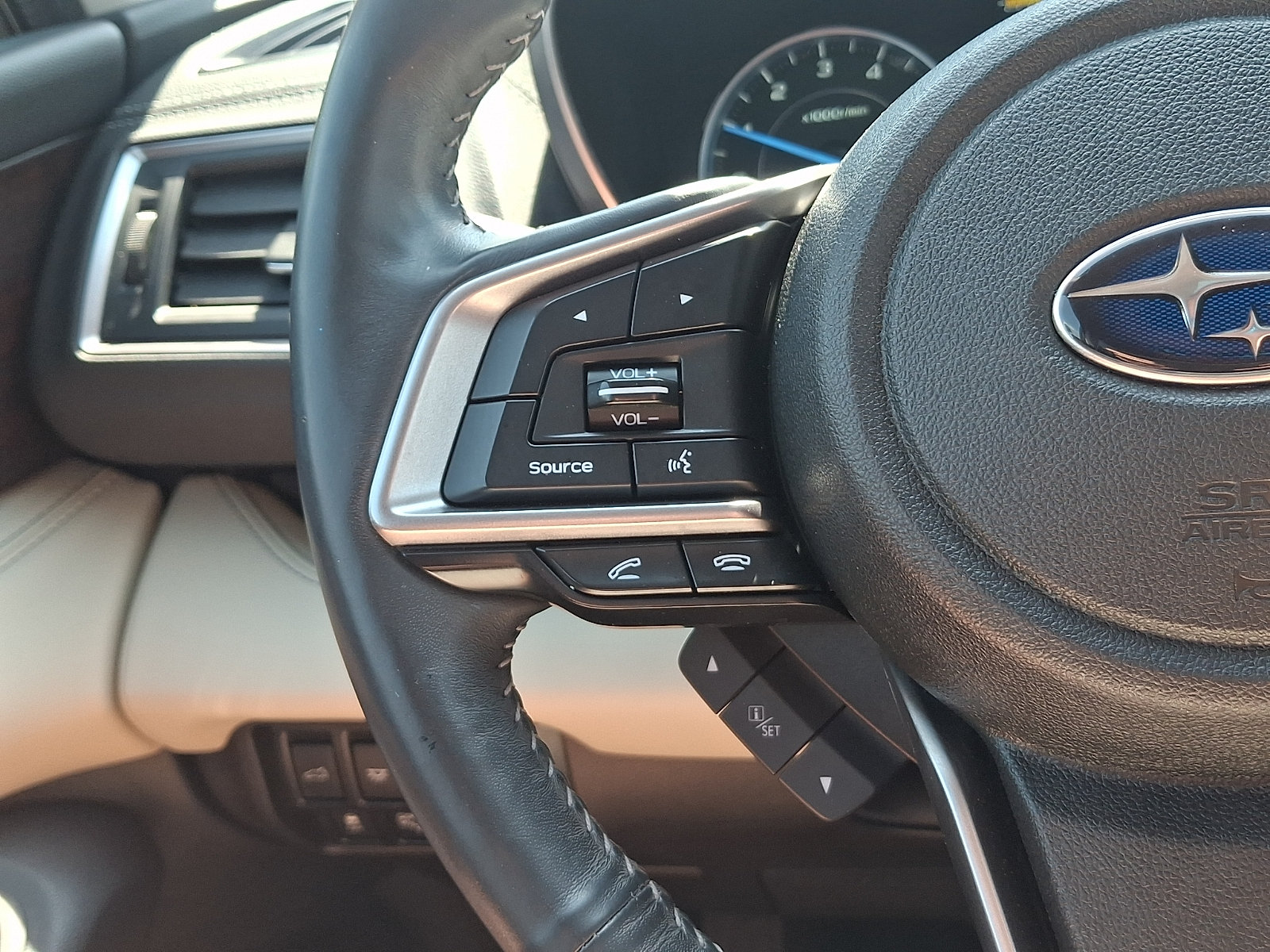 Certified 2022 Subaru Ascent Touring AWD/4WD image 22