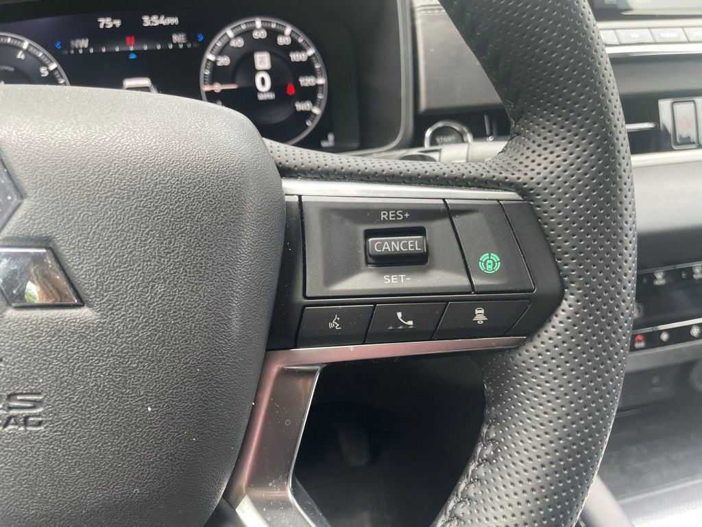 Used 2024 Mitsubishi Outlander SEL image 27