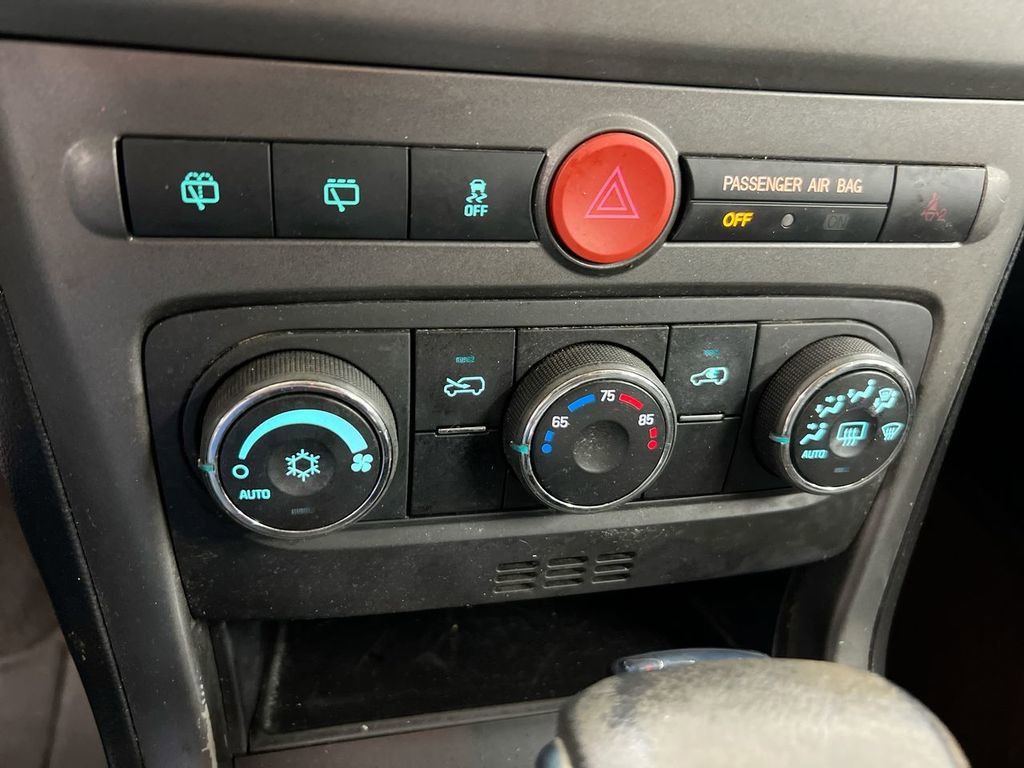 Used 2012 Chevrolet Captiva Sport LT FWD image 10