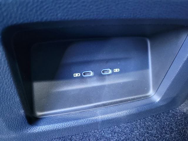 Certified 2025 Volkswagen Atlas Cross Sport SE FWD image 11