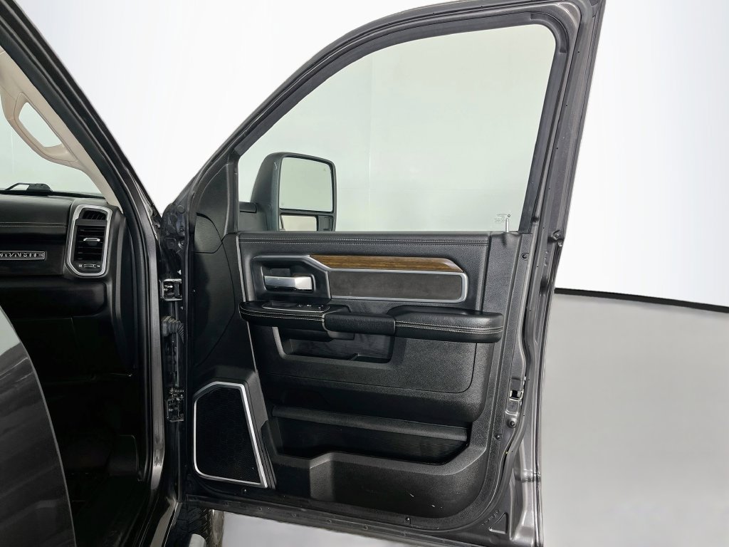 Used 2024 RAM 2500 Laramie AWD/4WD image 31