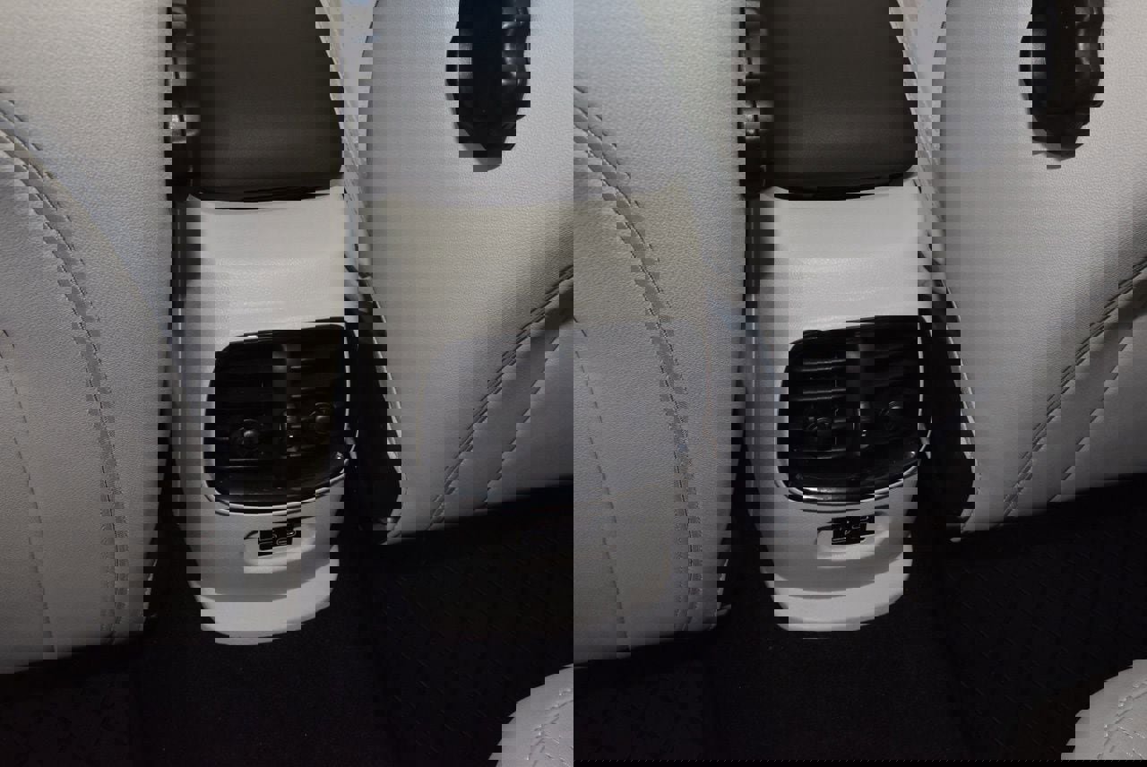 Used 2024 MINI Cooper Clubman S w/ Signature Upholstery Package image 18