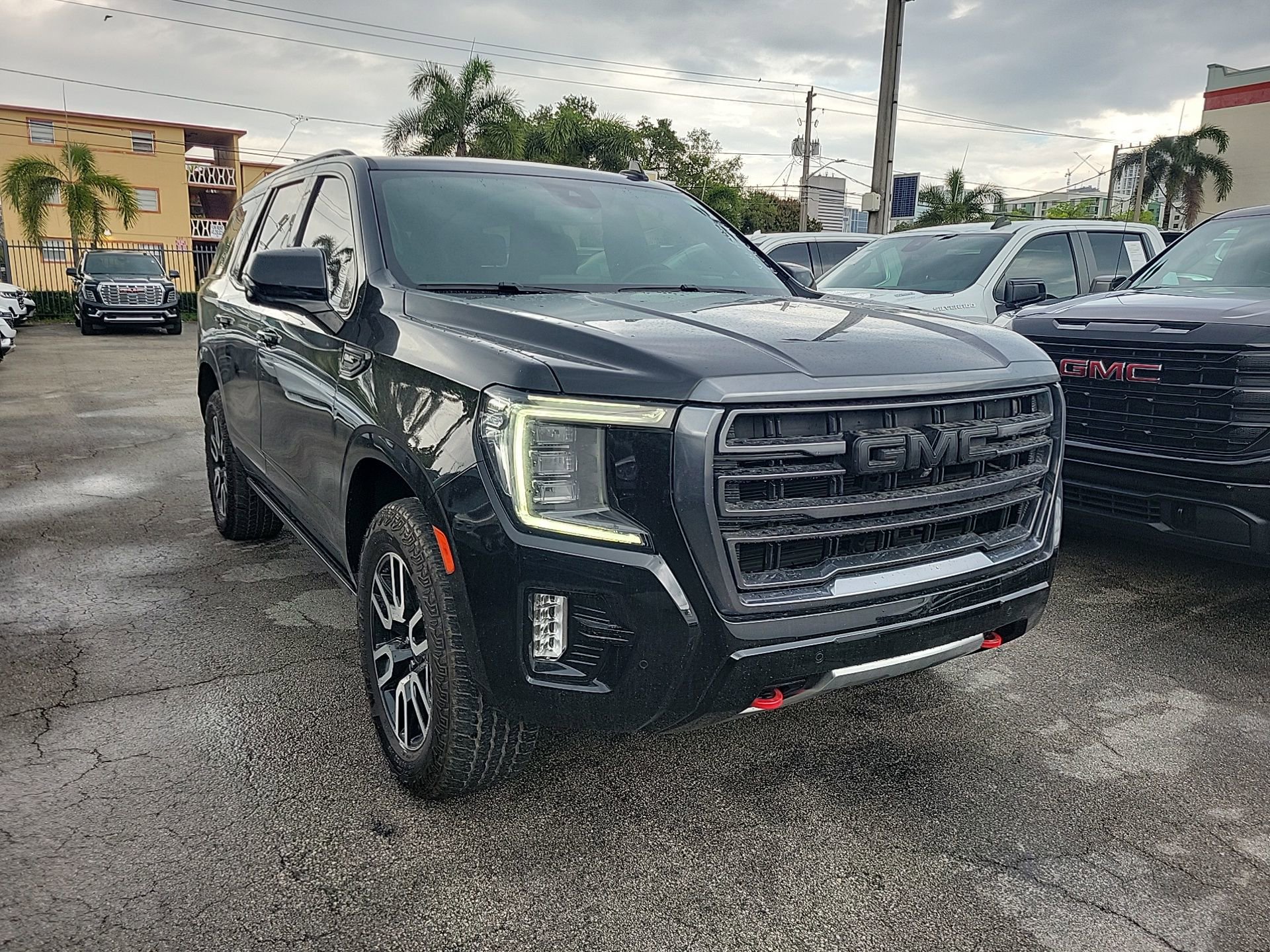 Used 2024 GMC Yukon AT4 w/ AT4 Premium Package image 5