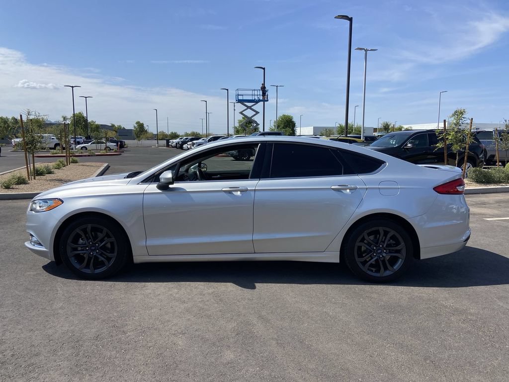 Used 2018 Ford Fusion SE w/ Equipment Group 201A FWD image 4