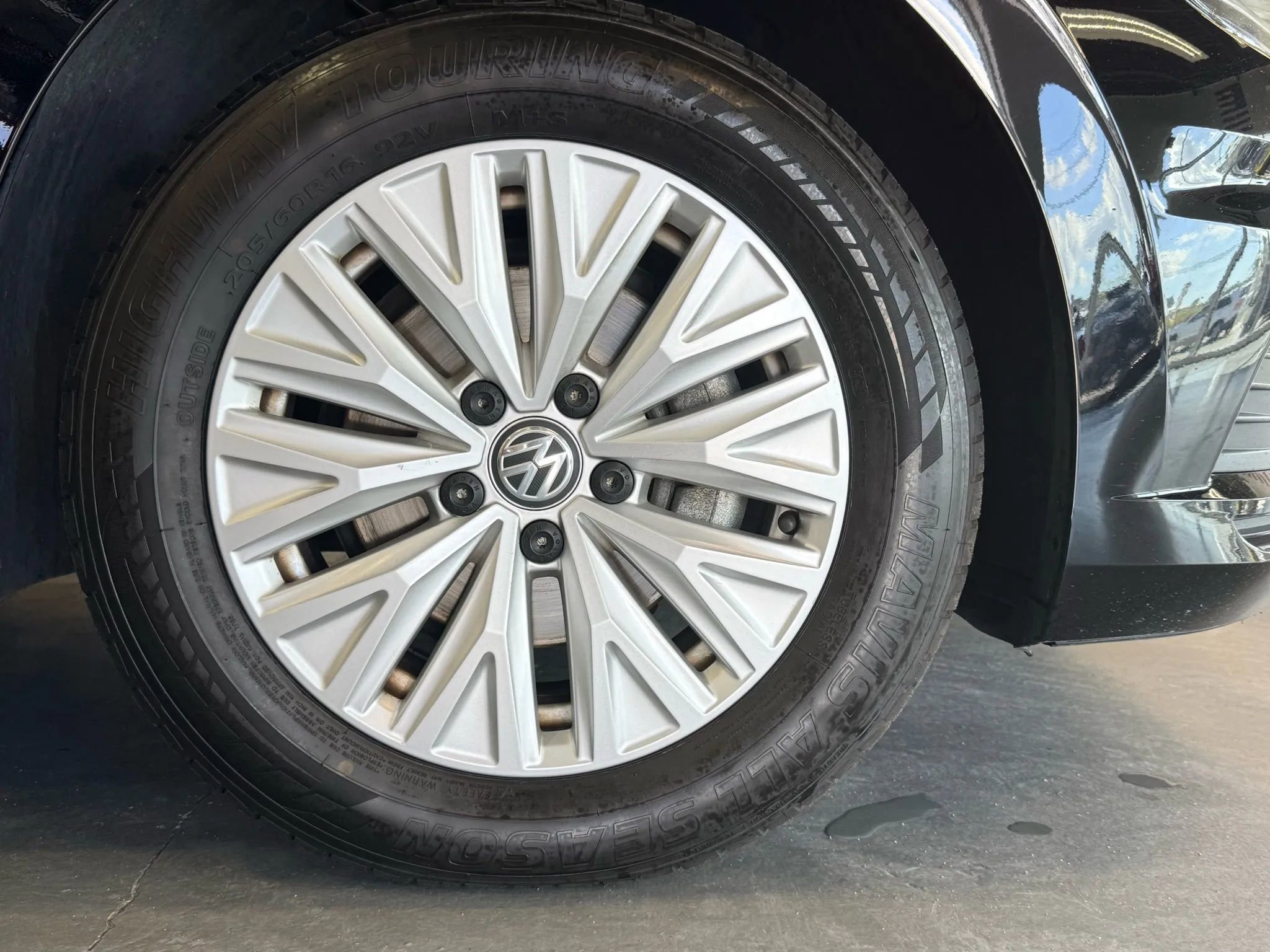 Used 2019 Volkswagen Jetta R-Line image 36