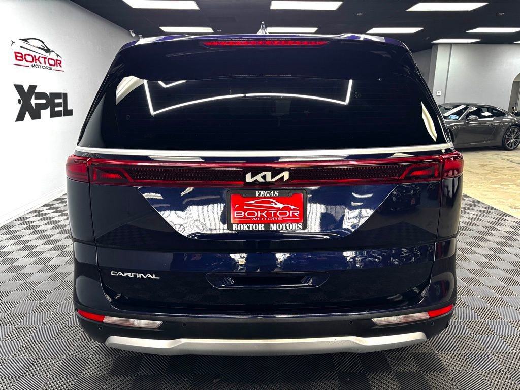 Used 2024 Kia Carnival LX FWD image 12